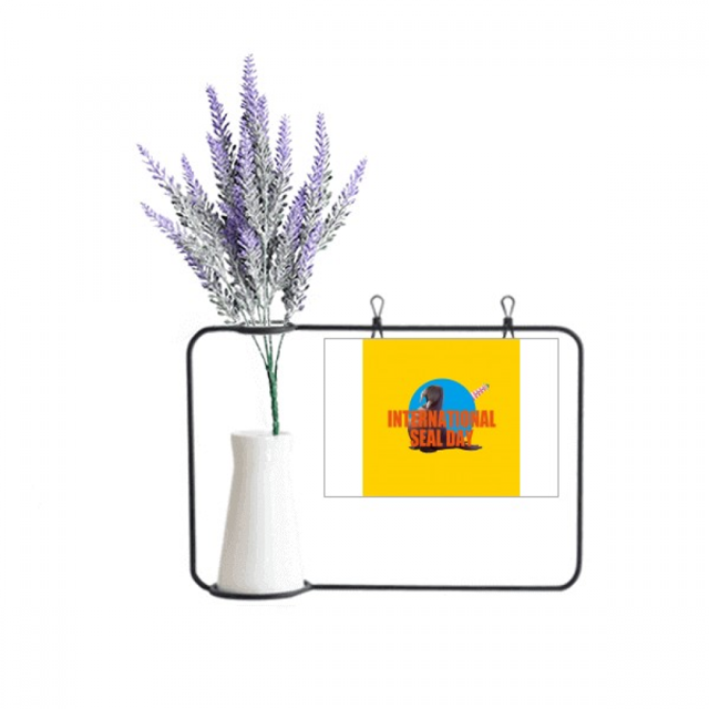 Día Internacional del sello Tarjeta de jarrón de lavanda artificial