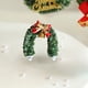 thumbnail image 5 of Mini árbol de Navidad LED con luces y adornos - Decoración de mesa de 13 cm • Rojo y verde • Una pieza, 5 of 6