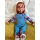 thumbnail image 1 of Muñeco Chucky Cicatrizado Cuerpo de Felpa de 80 cm con Huellas y Agujetas Reales, 1 of 5