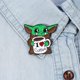 thumbnail image 3 of Broche de Metal de la película Star Wars, Yoda, bebida de bebé, estilo café, bonito botón, insignia, mochila, ropa, Pin de solapa, accesorios creativos, 3 of 4