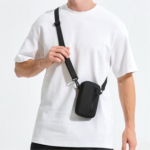 Bolsa de pecho cruzada para hombre, mochila de nylon estanca, mensajero de hombro negro, ligera de 0,49 lb, compartimento espacioso, puerto para auriculares al aire libre
