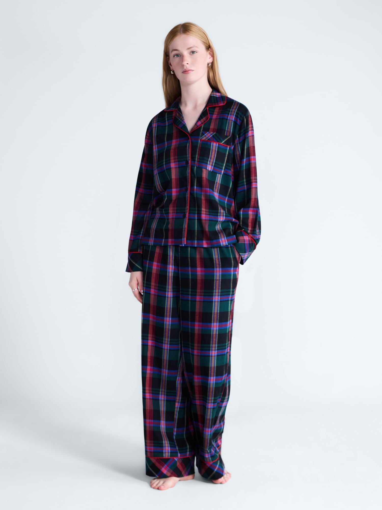 Free Assembly Matching Family Flannel Pajamas Women’s and Women's Plus Top and Pants Gift Set, 2-Piece, Sizes XS-3X