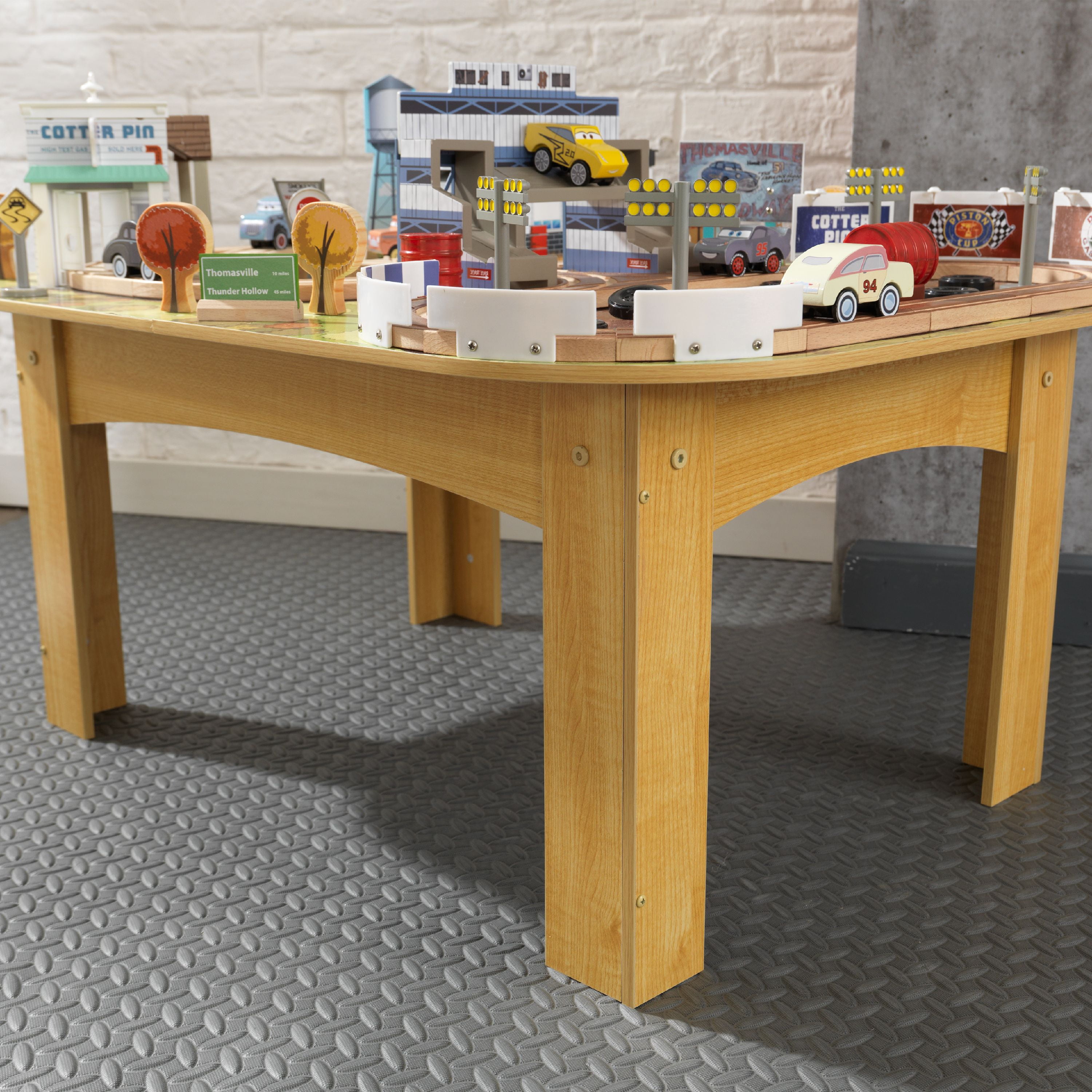 kidkraft thomasville track set and table