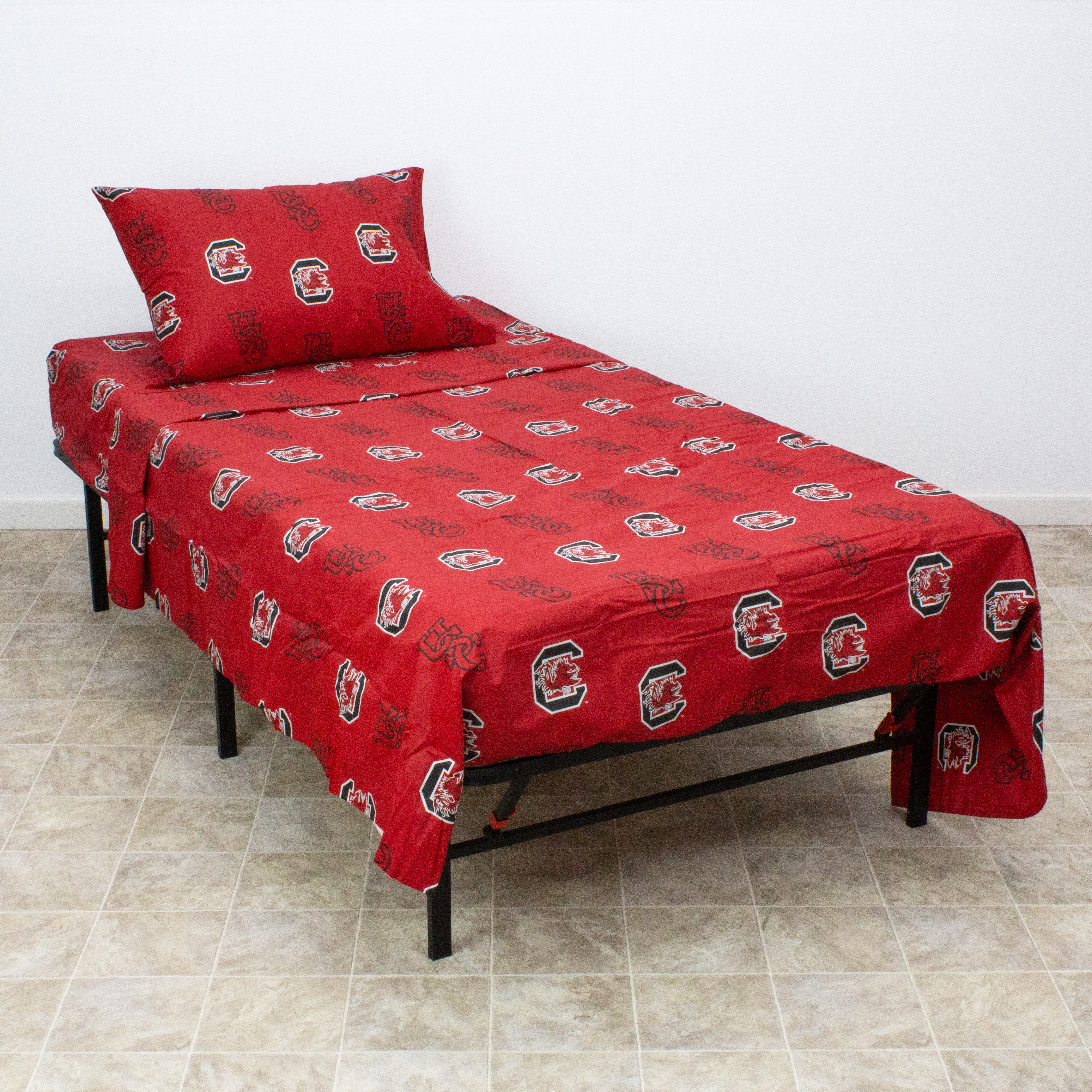 South Carolina Gamecocks 100% cotton, 4 piece sheet set - flat sheet, fitted sheet, 2 pillow cases, Queen, Team Colors