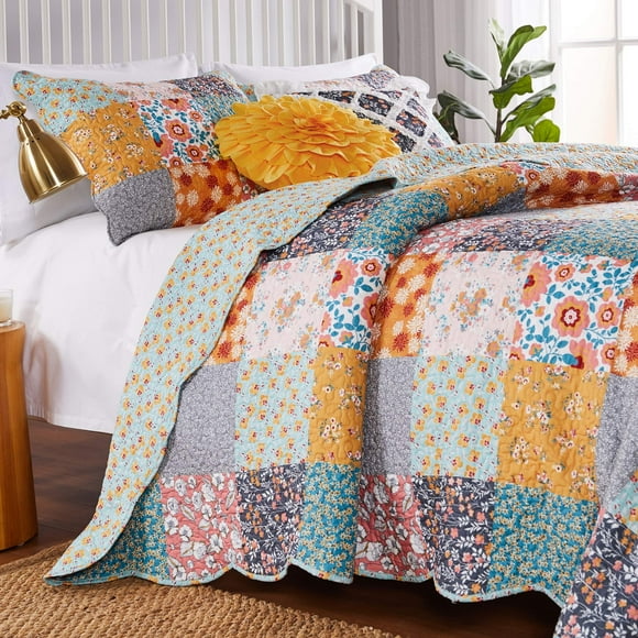Greenland Home Carlie Modern Floral Reversible Quilt Set, 2-Piece Twin, Calico Patches