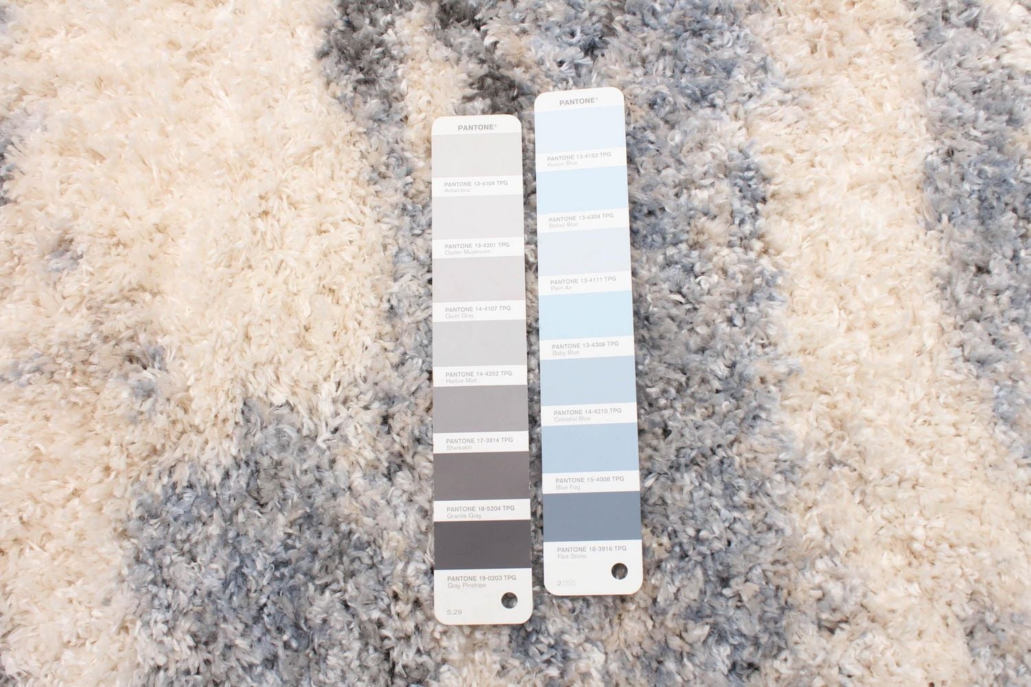 ECARPET Abstract Frieze Area Rug, Fluffy Carpet for Bedroom, Ultra Soft & Plush Larissa Collection