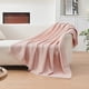 thumbnail image 4 of Manta Coze Cube, tejida en forma de cable rosa, 127 x 152 cm, suave y cálida, 4 of 9