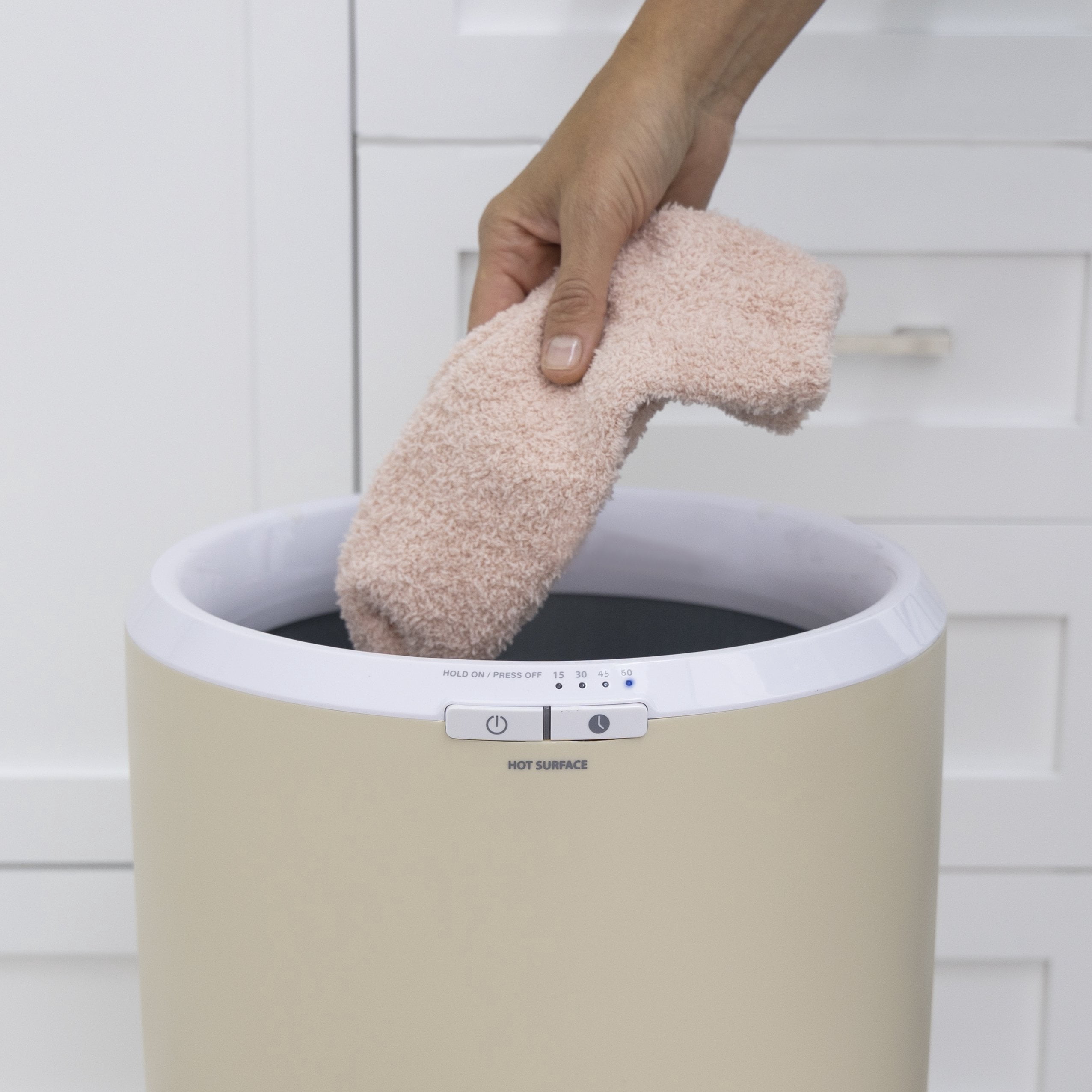 Zadro Large Aromatherapy Hot Towel Warmer with Lavender Essential Oil, Auto  Shut Off Electric Towel Warmer For Bathroom - Walmart.com