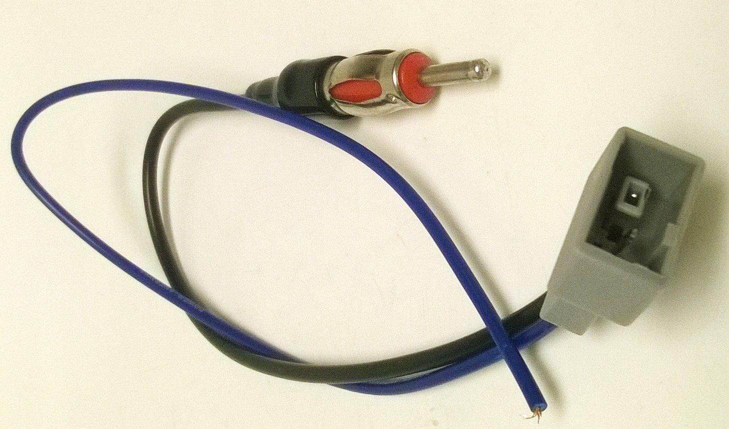 Stereo Antenna Harness Adapter for Installing a New Radio