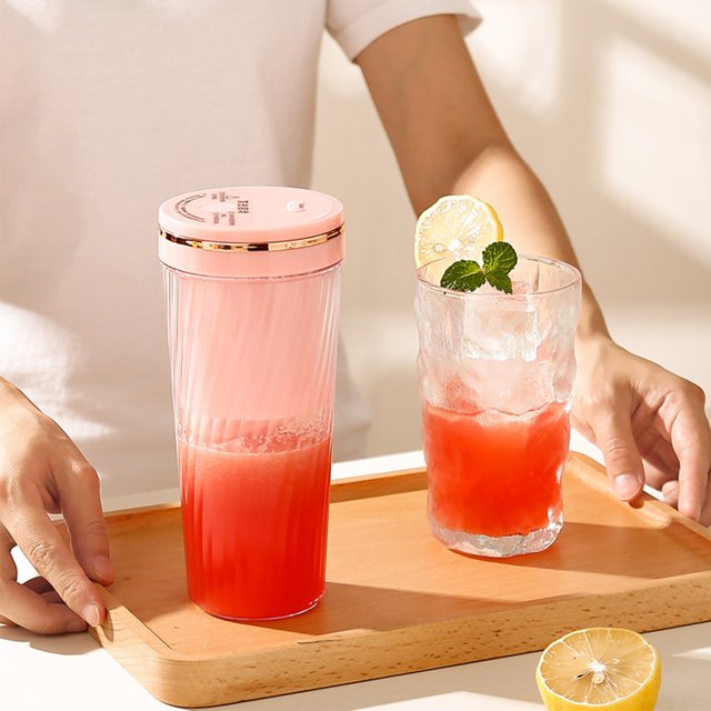 Portable Blenders Blenders For Shakes Fruit Juicer USB Rechargeable With 4 Blades Handheld Blenders For Sports Travel And Outdoor Travel Essentials