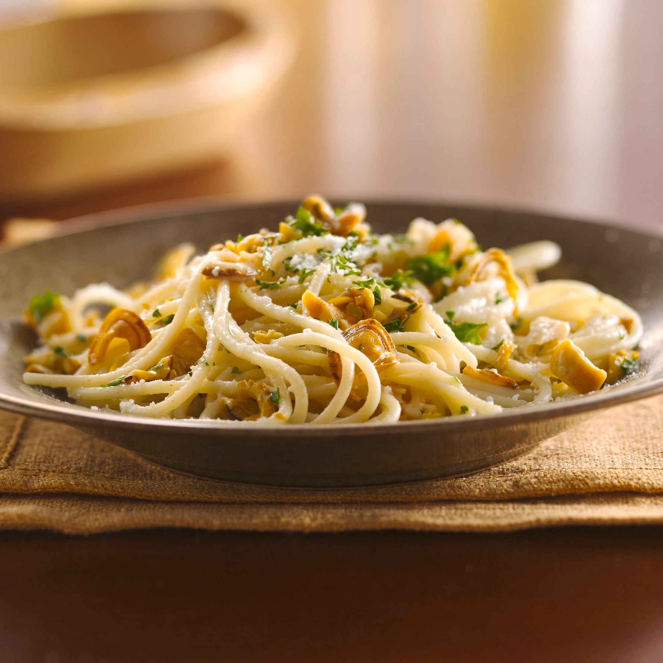 Progresso White Clam Sauce With Garlic & Herb, 15 oz.