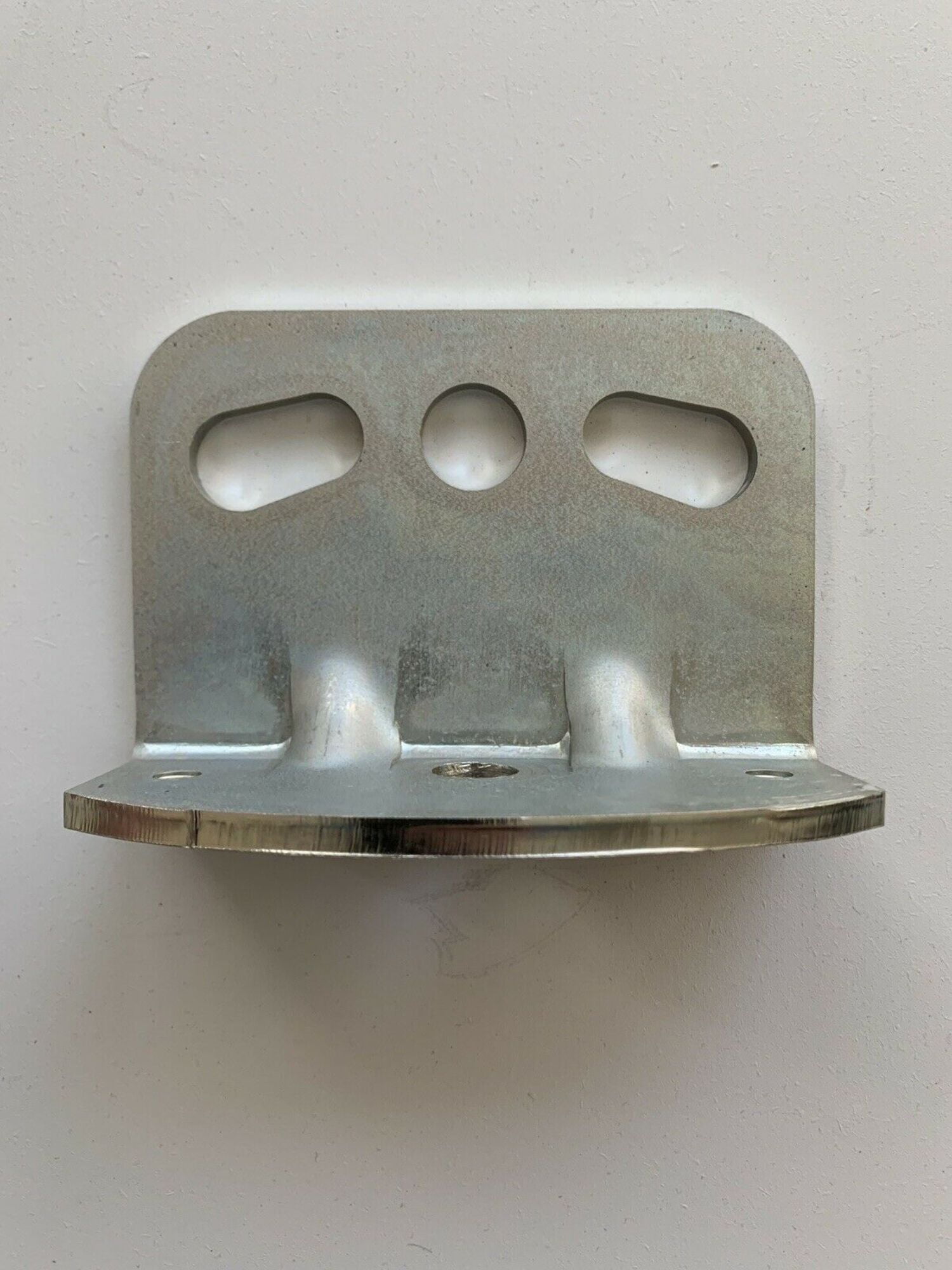 Volvo VNL Air Springs Bracket / Mounting Plate Replacing Firestone W01