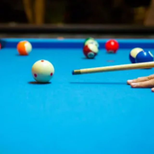 Balle de Queue de Billard Pratique, Balle d'Entraînement de Billard en Résine 5,72 cm à Pois Rouges, Balles de Piscine d'Entraînement pour Adultes et Enfants