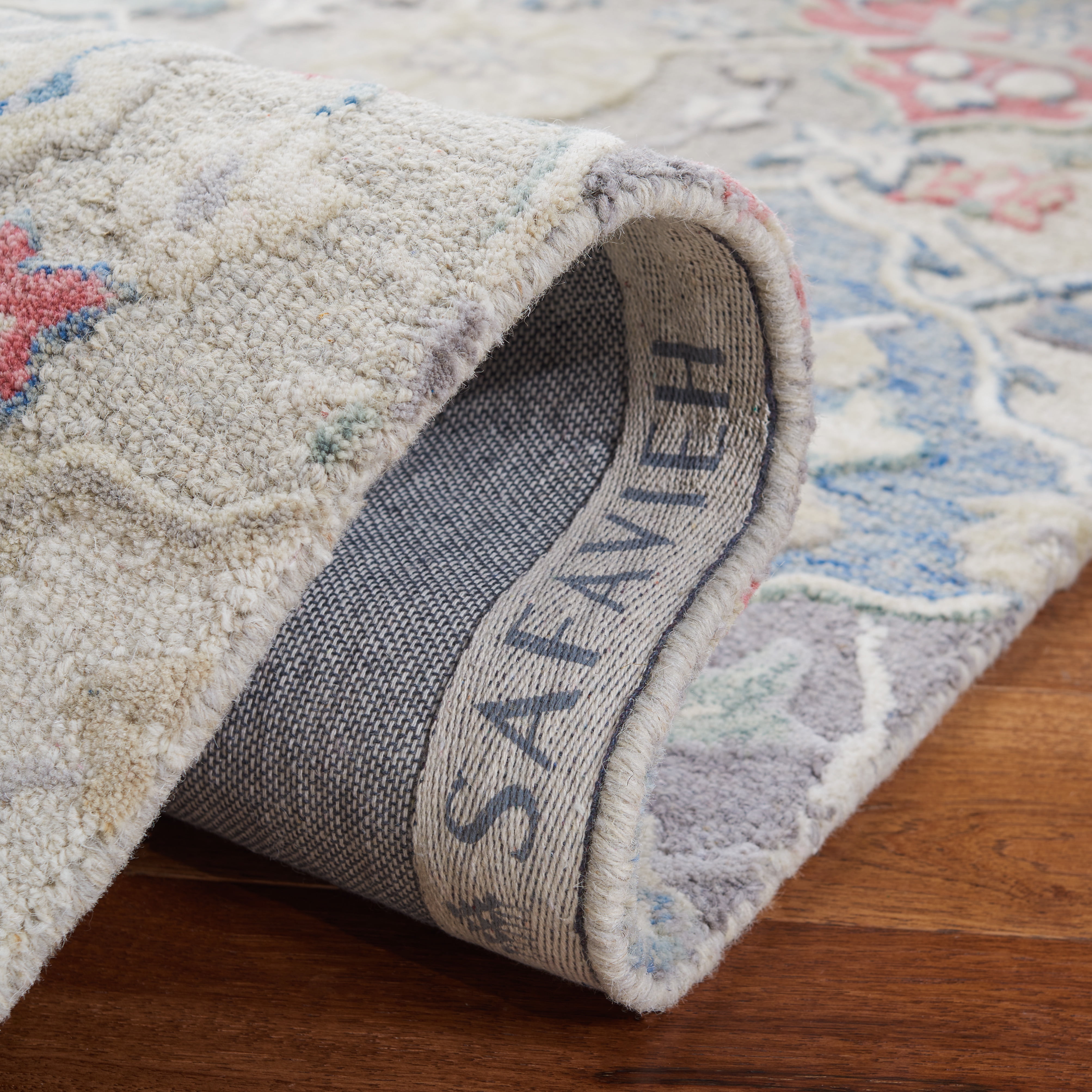 SAFAVIEH Glamour Charmaine Floral Wool Runner Rug, Ivory/Red, 2'3" x 10'