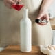 thumbnail image 2 of Botella dispensadora de aceite antigoteo de 17 oz  Organizador de cocina de cerámica con boquilla precisa for aceite, vinagre y jarabes  Apto for lavavajillas, ideal for chefs caseros, color blanco, 2 of 6