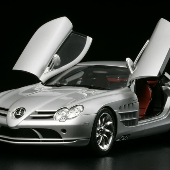 Model Kit Mercedes-Benz SLR McLaren 1/24 Scale Model by Tamiya