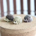 thumbnail image 3 of 10 piezas Micro paisaje Mini erizo simulación animales de dibujos animados estatua en miniatura artesanía de resina escritorio pequeños adornos decoración del hogar (negro blanco), 3 of 5