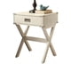 thumbnail image 1 of Mesa auxiliar Acme Babs con tapa de madera blanca y esquinas metálicas, 1 of 4