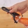thumbnail image 4 of Pelador universal de acero inoxidable de 2 piezas, 14,5 7,5 cm, pelador de doble filo negro, mango ergonómico para patatas, zanahorias, verduras y frutas (negro), 4 of 5