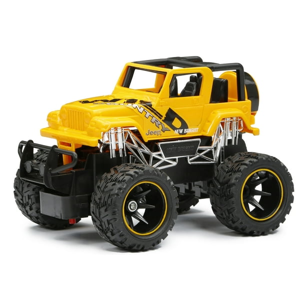 New Bright 124 Scale Remote Control Jeep Wrangler Truck Yellow