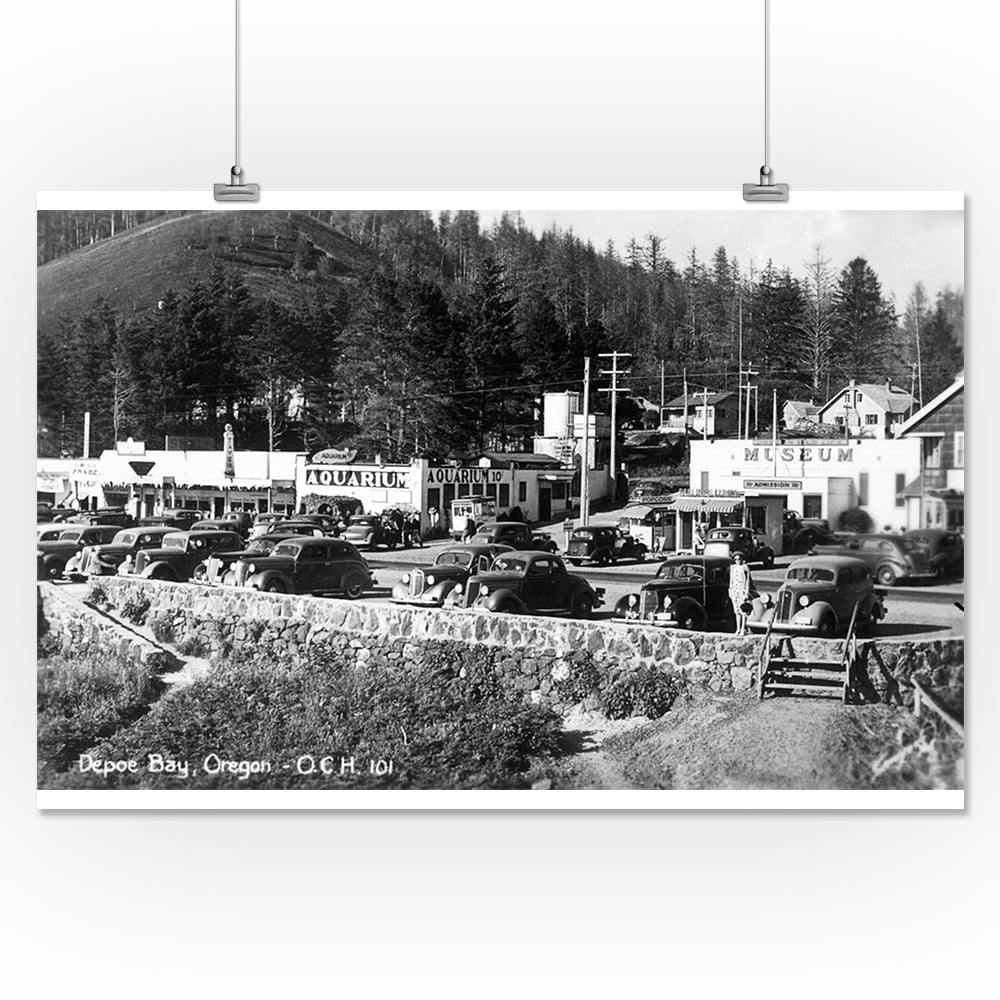 Depoe Bay, Oregon View of the Aquarium and Museum (16x24 Giclee