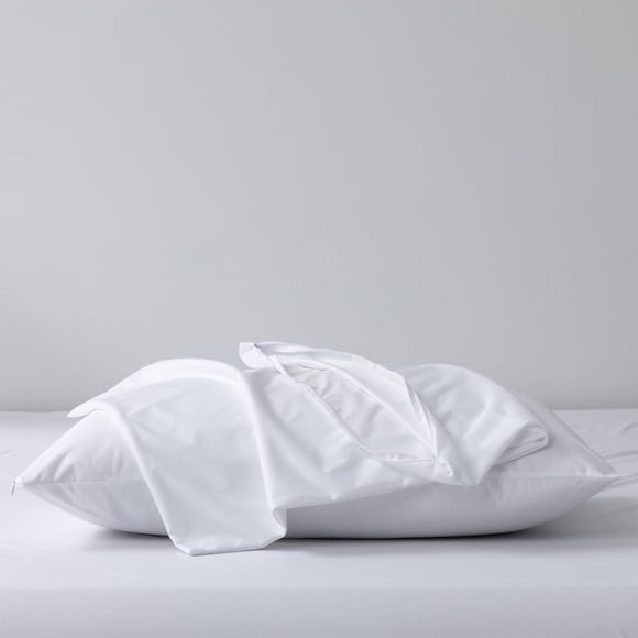 Pillow Protector Premium Polyester | Solid Color Encasement | Breathable Holes | Liquid & Stain Resistant Cover | Fits 18.9x29.1 in Standard Pillows | Easy Care | Dark Blue-Gray-White | 1 Piece