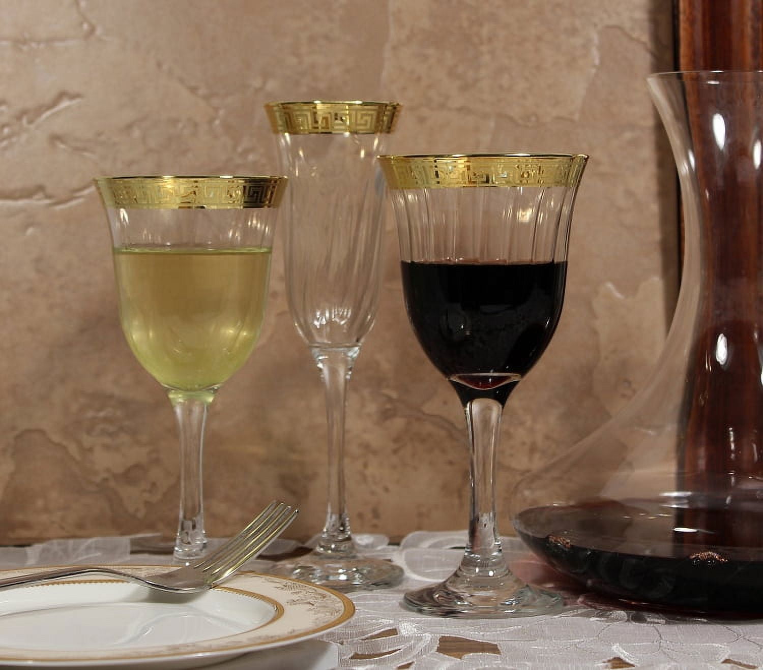 Elegant and Modern Drinkware Italian Crystal Glass Set for Hosting