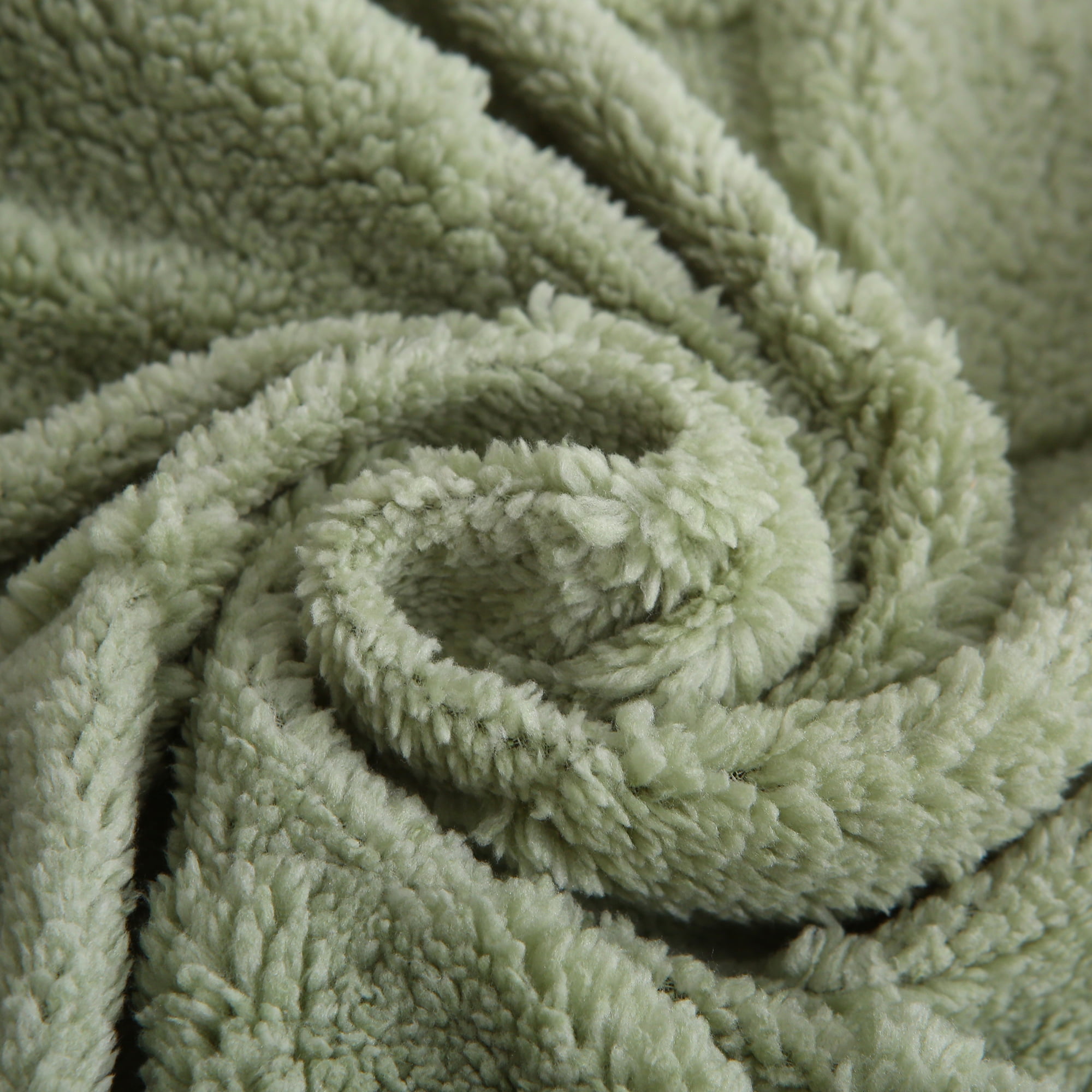 Fleece King Blanket for Sofa - Soft Lightweight Plush Cozy Fuzzy Microfiber Checkered Warm Blanket, 80x91 inches, Green