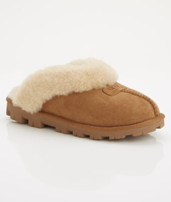stores that sell ugg slippers
