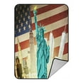 thumbnail image 1 of Estatua de La Libertad con Manhattan y Bandera Americana ABPHQTO Manta polar 145x200 cm, 1 of 1