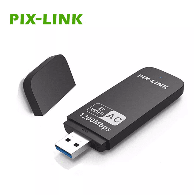 adaptador wifi usb pix-link 1200m doble banda 2.4g/5ghz adaptador USB-A negro con tapa separada, vista en ángulo mostrando carcasa alargada mate con logo PIX-LINK y texto 'WiFi AC 1200Mbps', antena externa desmontable al lado sobre fondo blanco; ideal para ampliar alcance WiFi y para transmisión HD o juegos en línea.