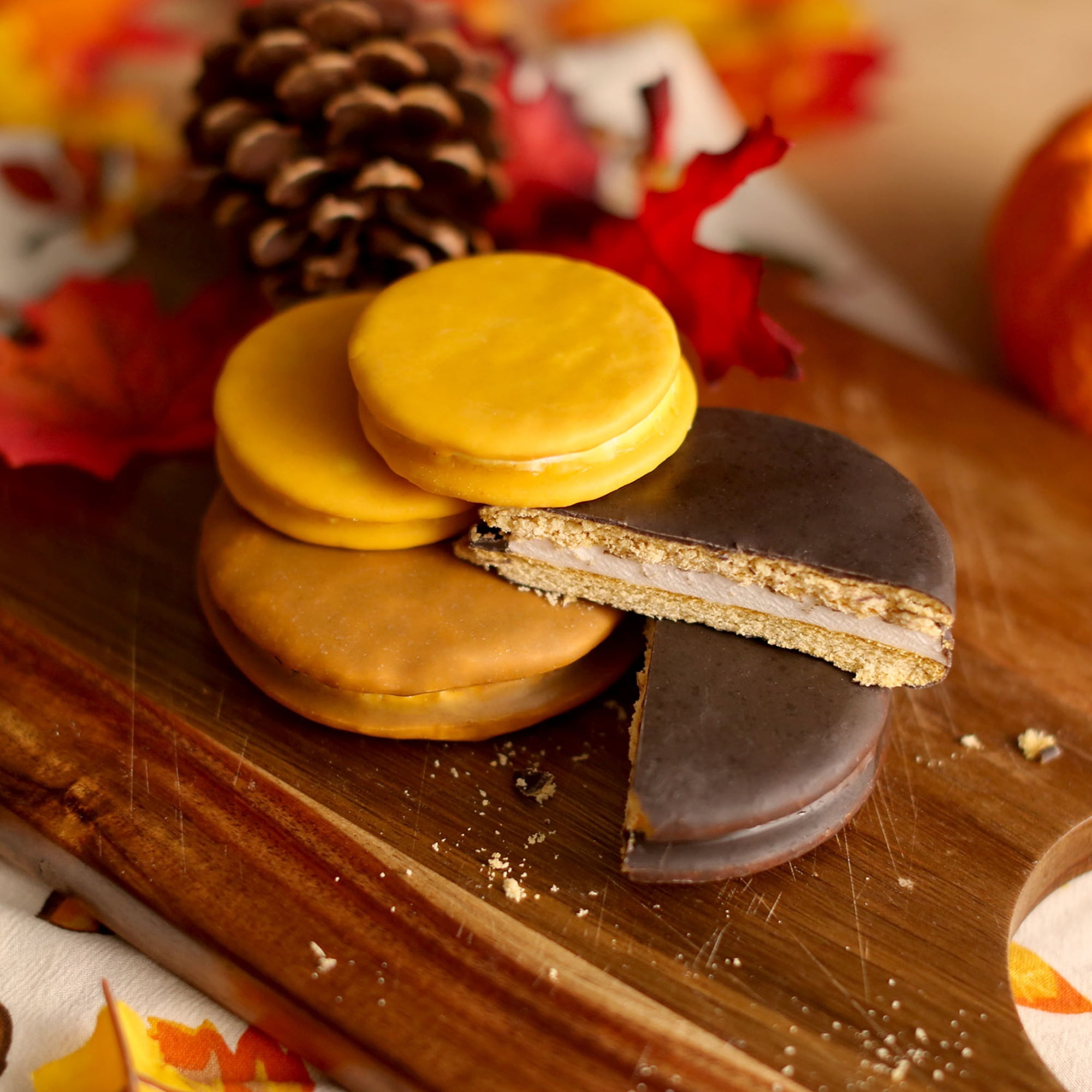 MoonPie Mini Pumpkin Spice Marshmallow Sandwiches, 12 Count, 12 oz – Seasonal Snack Cakes