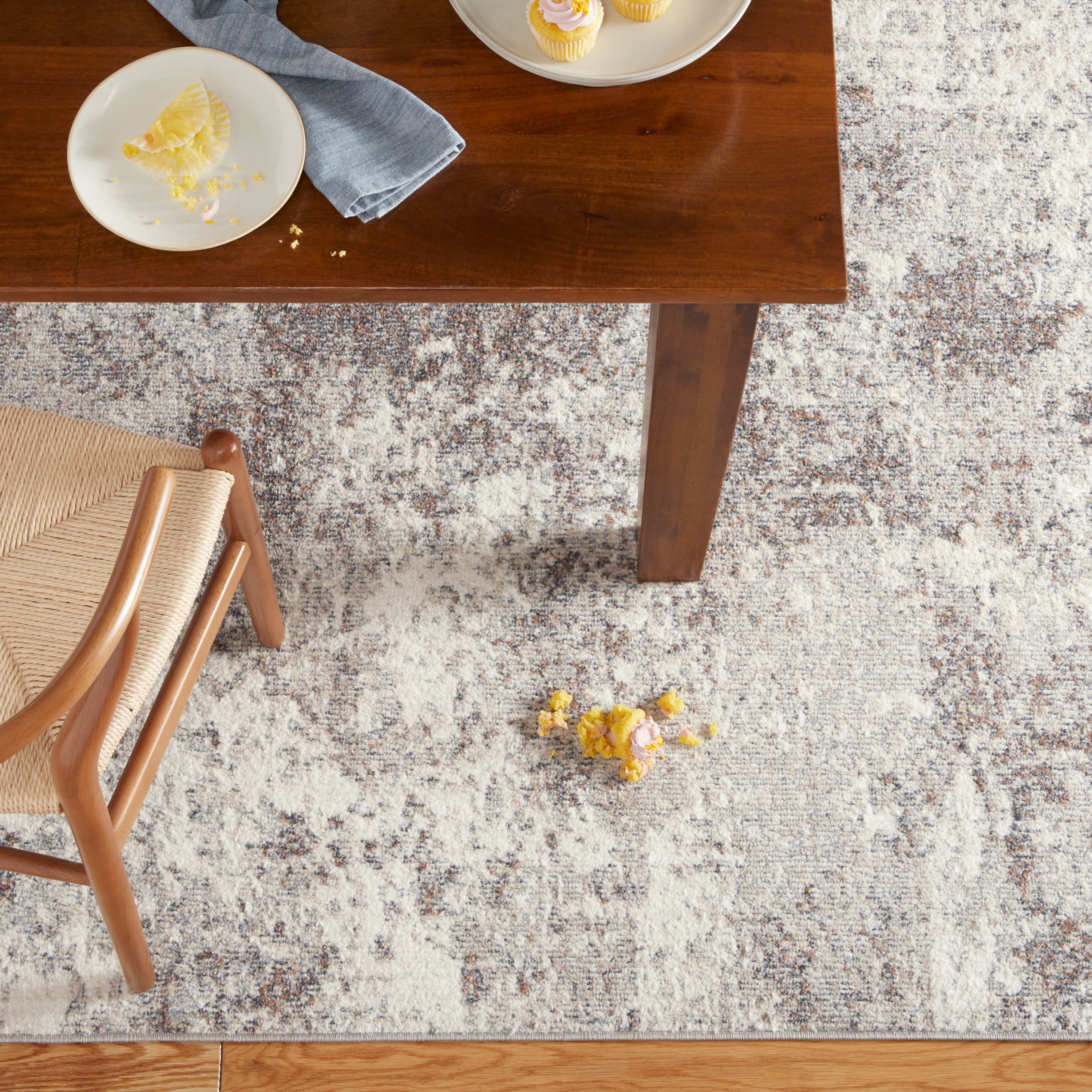 TOWN & COUNTRY EVERYDAY Rein Abstract Cloud Everwash® Washable Runner Area Rug with Non-Slip Backing, Pet Friendly Rug, Grey, 1'9"x7'2"