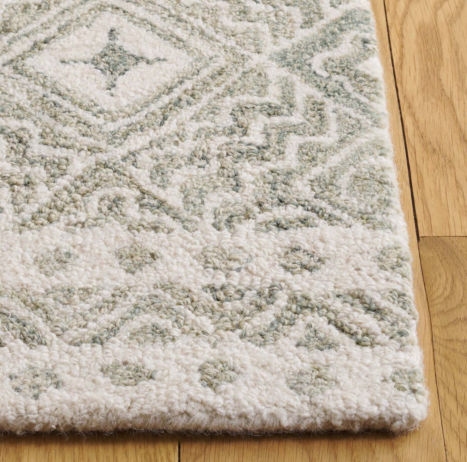 SAFAVIEH Micro-Loop Aditya Geometric Runner Rug, Silver/Ivory, 2'3" x 7'