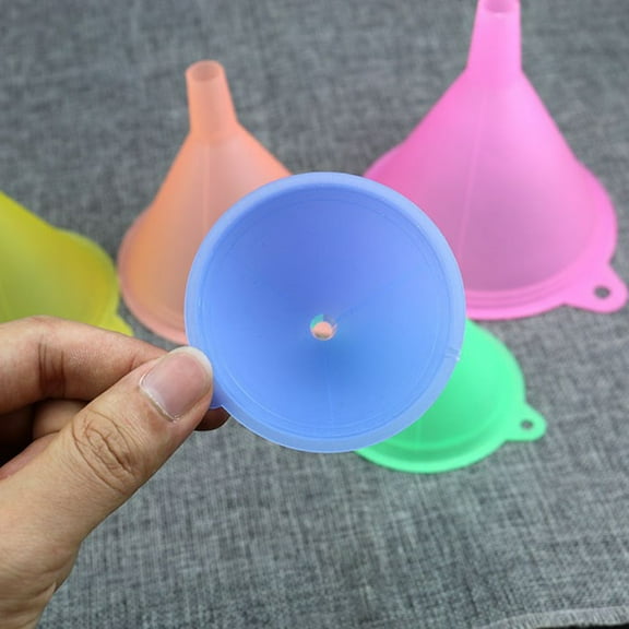 MLINS 5pcs Mini Colorful Plastic Funnels for Bottle Filling Perfumes Bottle Essential Oils Liquid Transferring (Mixed Color)