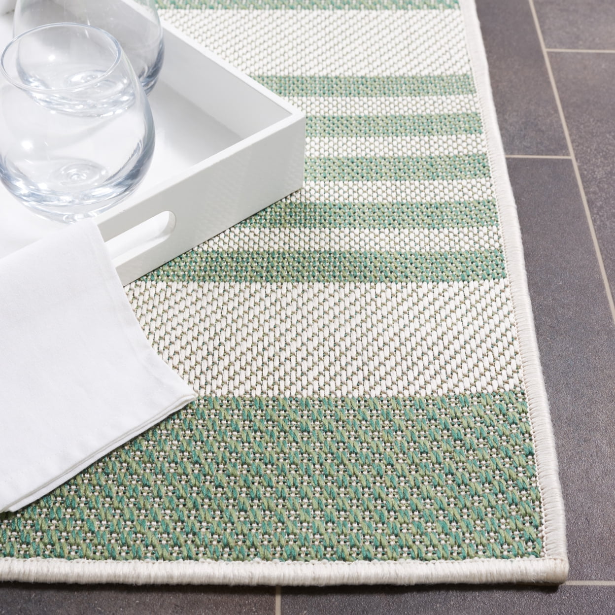 SAFAVIEH Machine Washable Rug Indoor/Outdoor Bermuda Collection - Bermuda Valentina Striped Indoor/Outdoor Area Rug, Green/Ivory, 6'7" x 6'7" Round