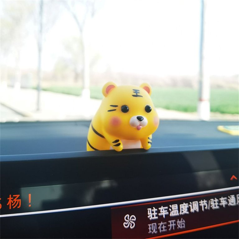 1Pcs Car Dashboard Decoration Animal Toy Car Tiger Desktop Mirror
