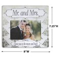 thumbnail image 2 of Banberry Designs Marco De Fotos Mr And Mrs – Boda – Te Amo Hasta La Luna Y De Regreso – Marido – Esposa – Capacidad Para Fotos De 4 X 6 Pulgadas – Marco De 8 X 7,25 Pulgadas, 2 of 4