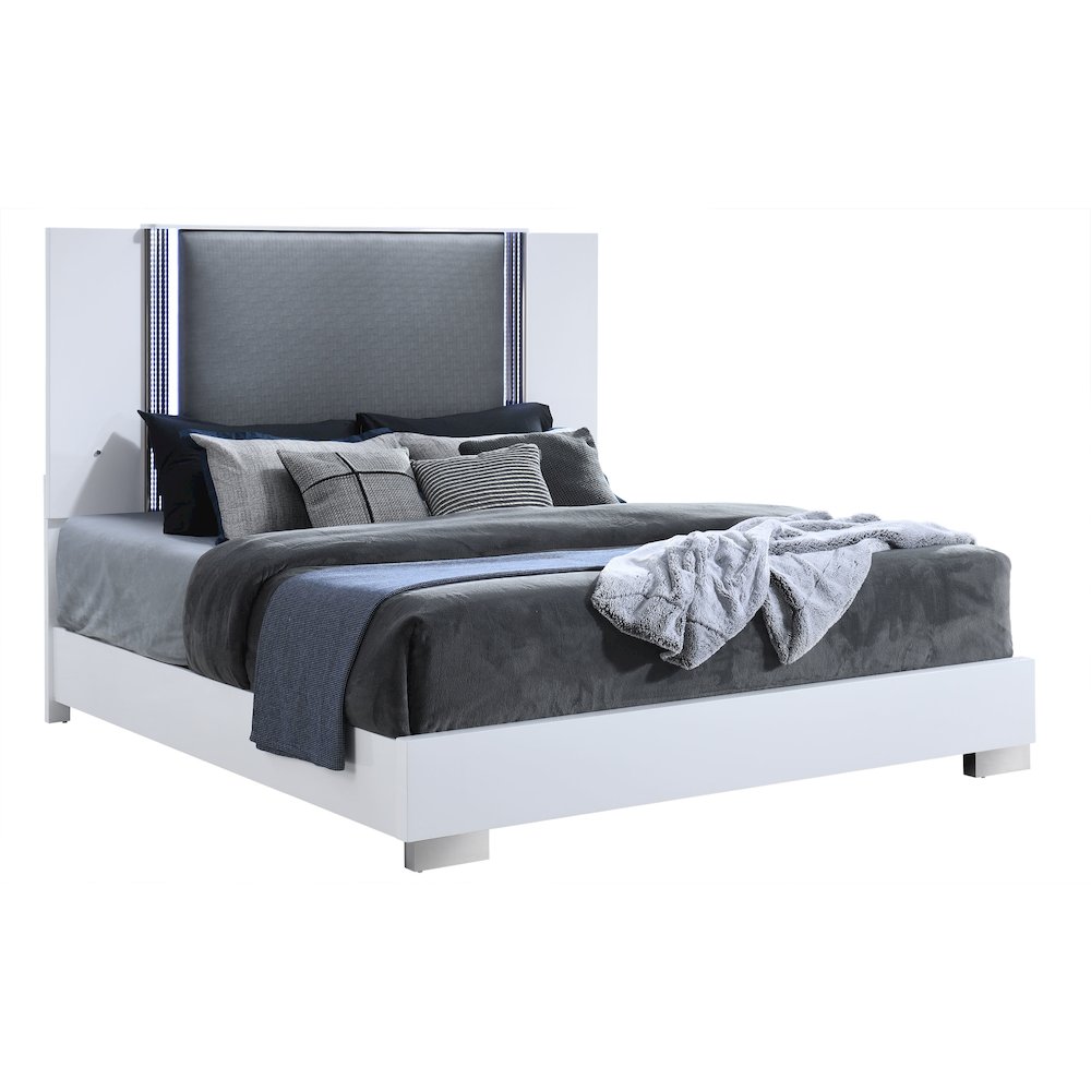 Global Furniture USA Modern Ylime Smooth White King Bed With Led Fully Slatted, White