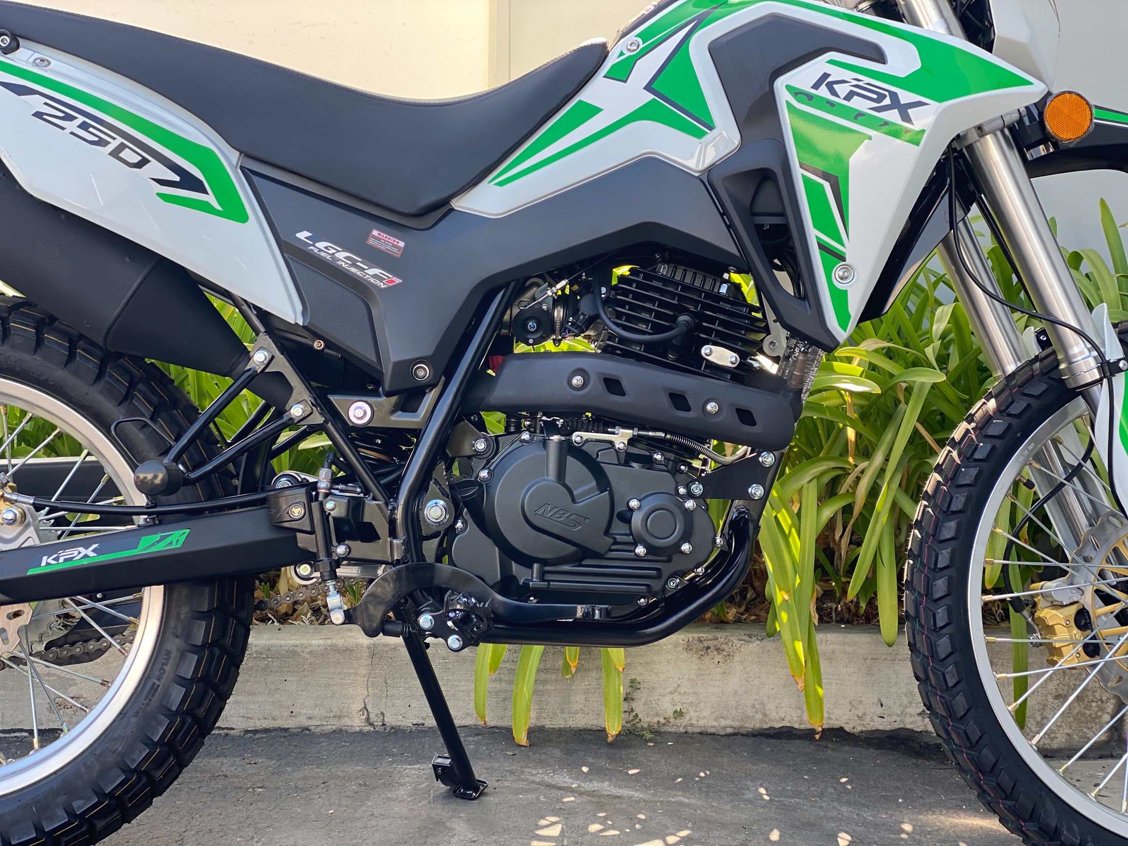 Lifan KPX 250 250cc Dual Sport Motorcycle Fuel Injected 6-Speed Street Legal