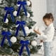 thumbnail image 4 of Fiudx Lazos Navideños de Terciopelo, Envoltura de Regalos de Tela Suave, Adornos Lujosos para Coronas de Árbol, Acento Festivo Versátil, Toque Festivo Reutilizable, Perfectos para Fiestas, Juego de 1, 4 of 6