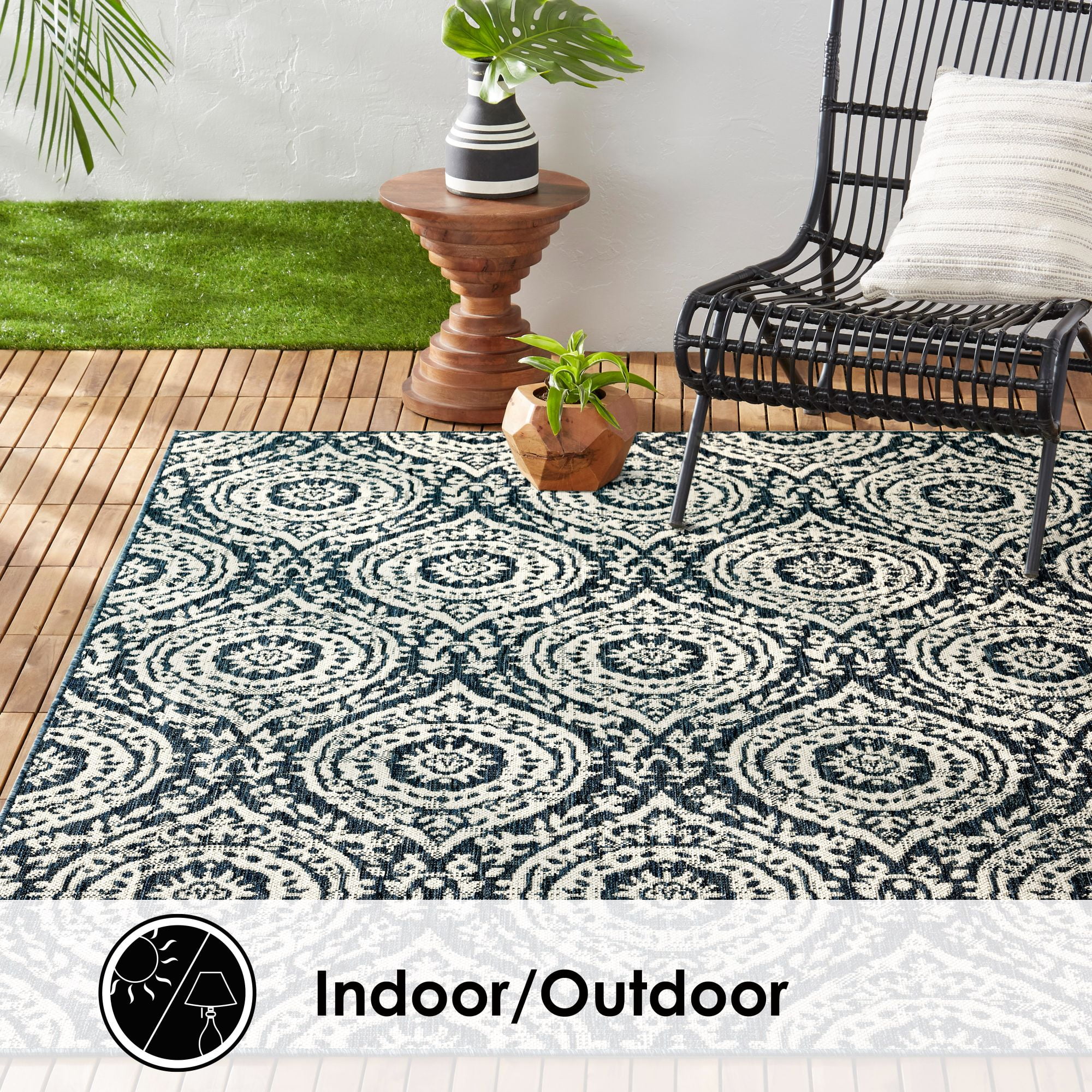 Nicole Miller New York Patio Country Zoe Moroccan Damask Indoor/Outdoor Area Rug, Navy Blue/Ivory , 7'9"x10'2"
