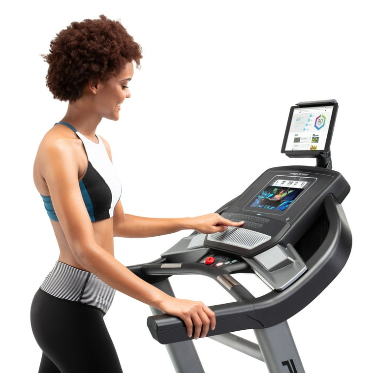 ProForm SMART Performance 600i Treadmill with 30 Day iFIT