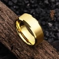 thumbnail image 2 of Anillo de boda King Will Basic de 8 mm de tungsteno galvanizado en oro para hombre, 2 of 6