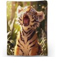 thumbnail image 1 of Bonita manta de tigre, suave y ligera, de franela, ideal para sofá, cama, viajes y uso al aire libre, cálida y esponjosa, acogedora y decorativa para adultos, niños, mujeres y niñas, 50 x 40 pulgadas, 1 of 6