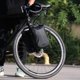 thumbnail image 4 of Bolsa de bicicleta de liberación rápida de 4L bolsa impermeable para ciclismo bolsa delantera para bicicleta bolsa de almacenamiento para patinete eléctrico, 4 of 7