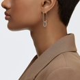 thumbnail image 5 of Pendientes de aro entrelazados, dije moderno, cristal de doble aro Mo, 5 of 5