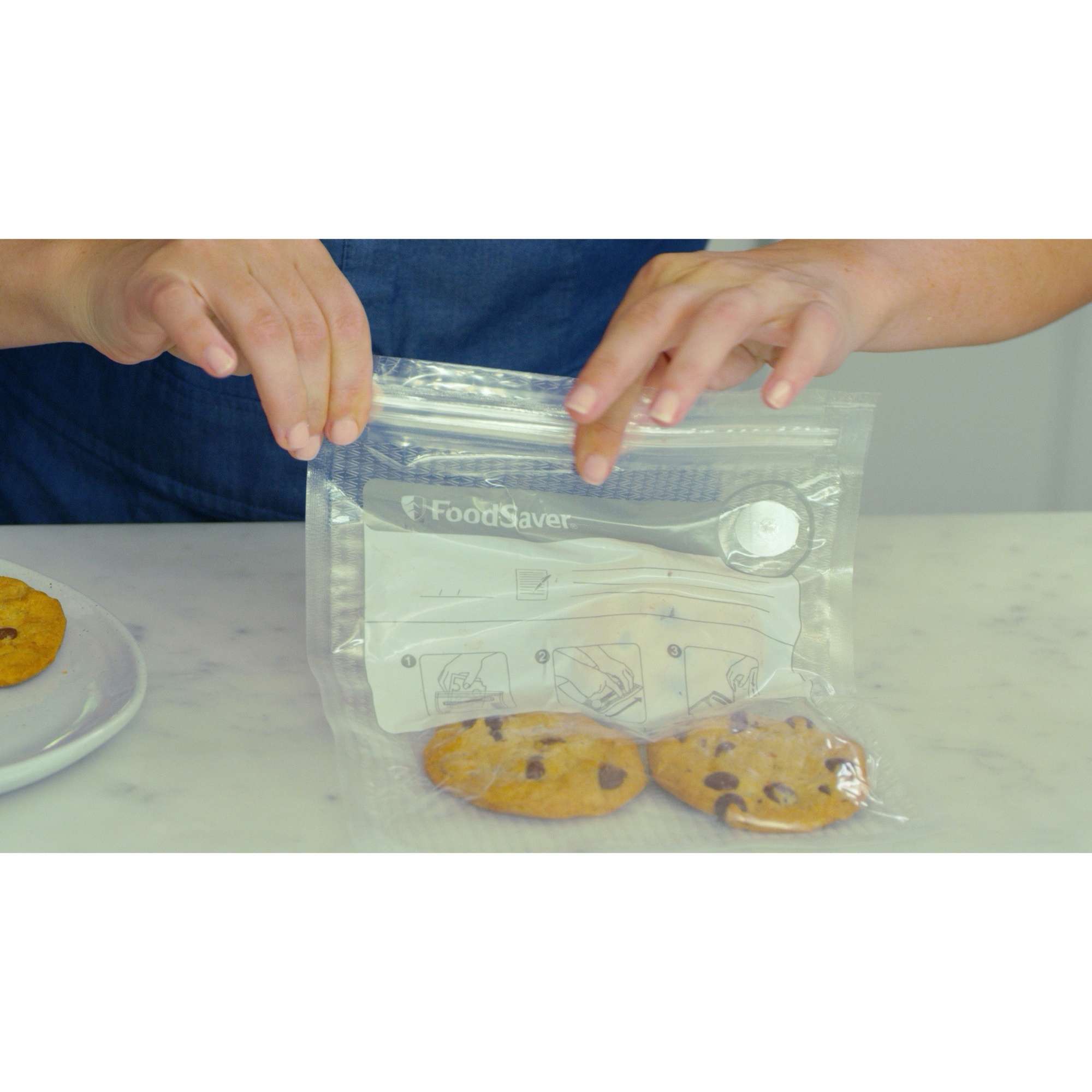 FoodSaver FreshSaver 1 Gallon Zipper Bags, 12 Pack photo 2