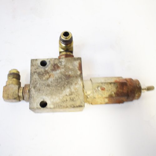 Used Hydraulic Bypass Valve fits Bobcat 763 773 753 7230495