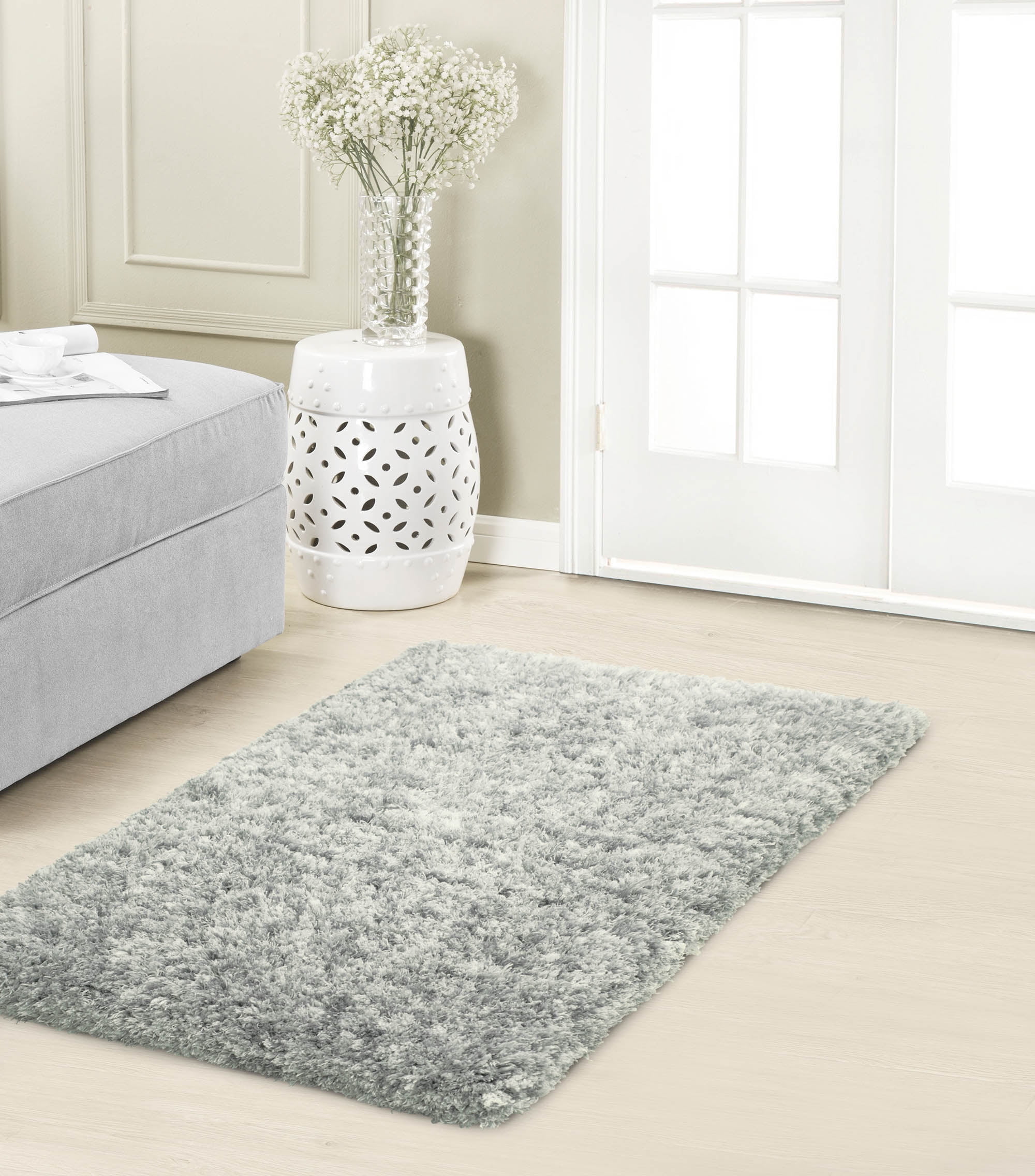 Sophia Plush 27x45 Accent Rug, Grey